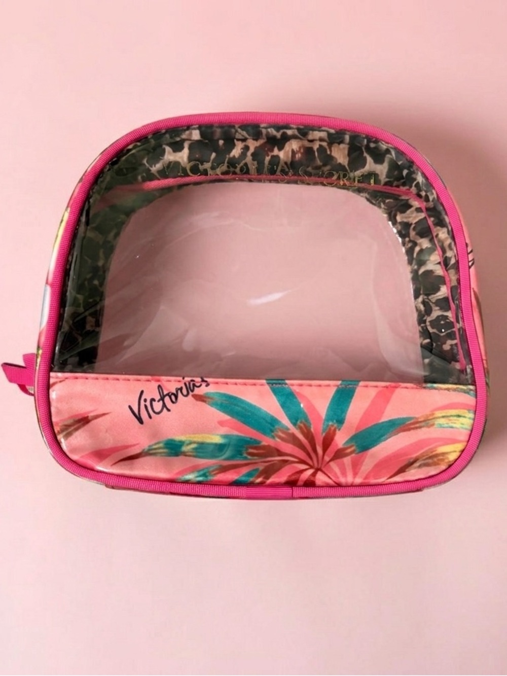 VICTORIA SECRET 3psc
Waterproof PVC Coin Cosmetic Floral Zippered Bag Travel Set - Picture 3 of 4